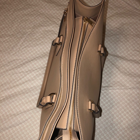 Handbag 👜 - Picture 7 of 8